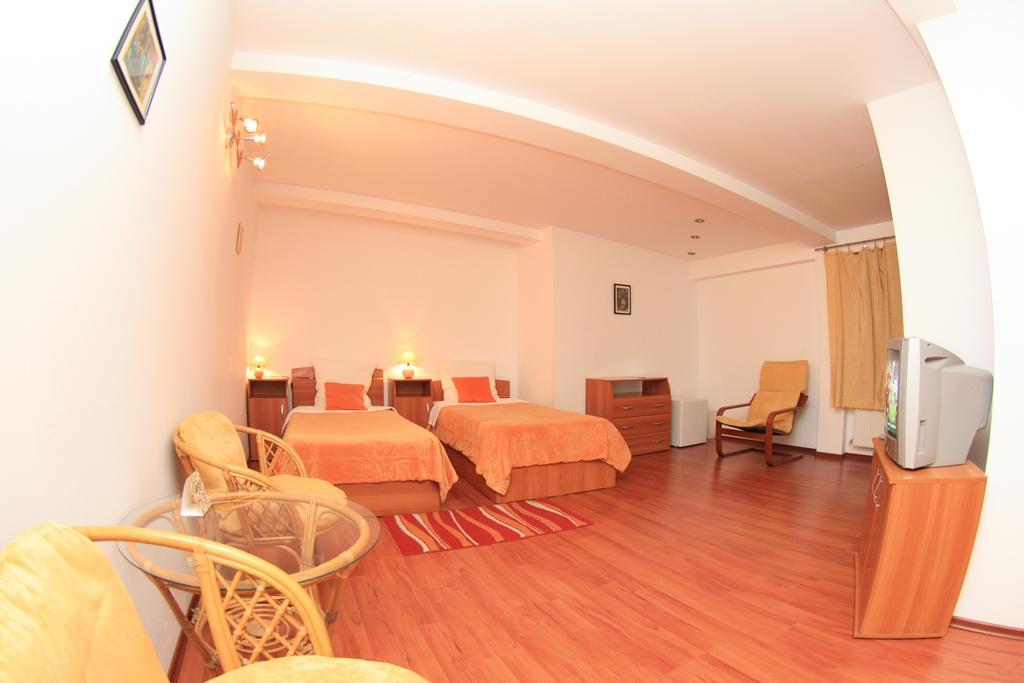 Pensiunea Studio Bacău Exteriér fotografie