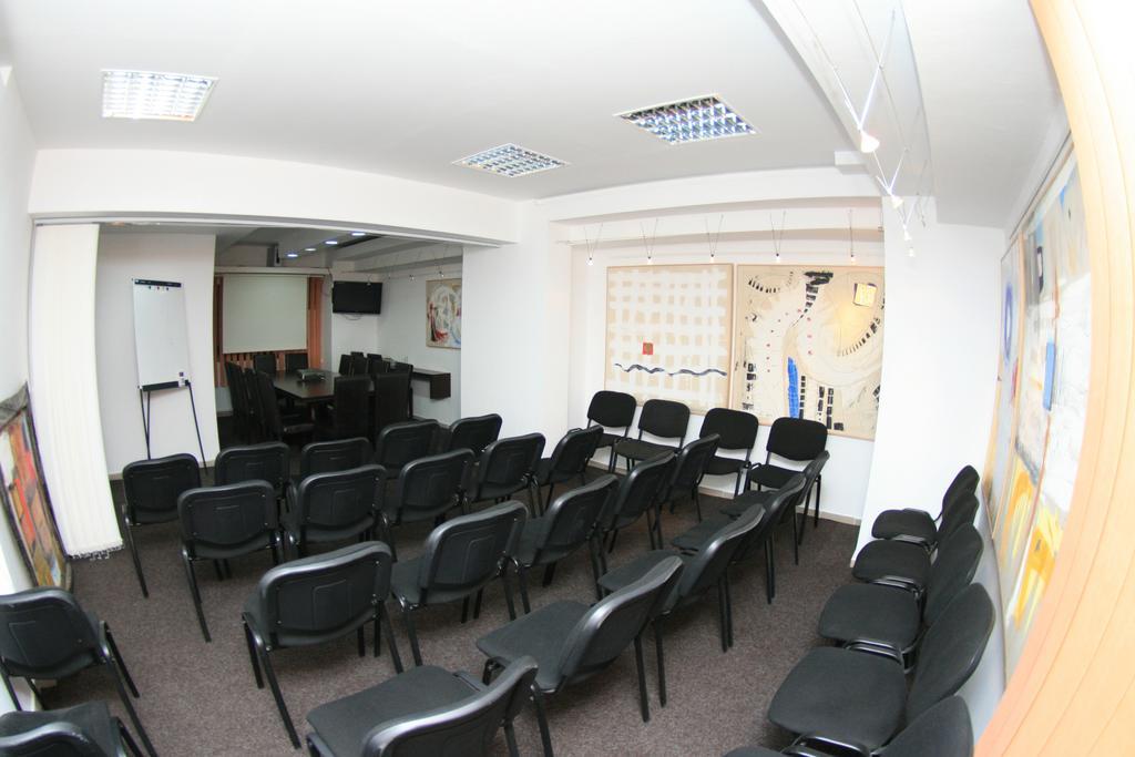 Pensiunea Studio Bacău Exteriér fotografie